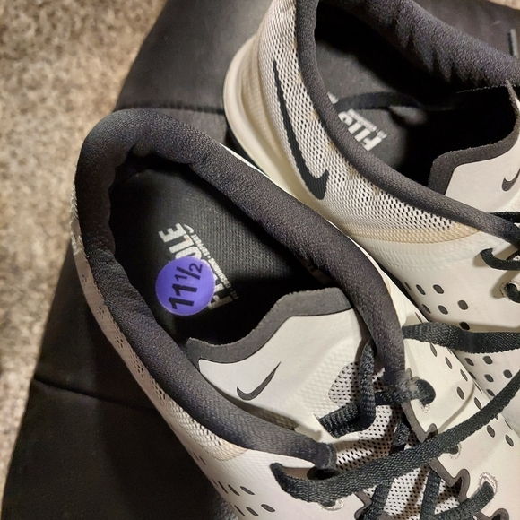 Sz 11.5 nike free shoes - Picture 4 of 4